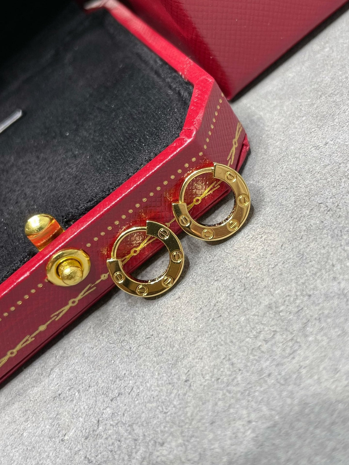 {
"Bling Jewelrys ": "ブリングジュエリー",
"LOVE MINI EARRINGS": "ラブ・ミニ・イヤリング"
}