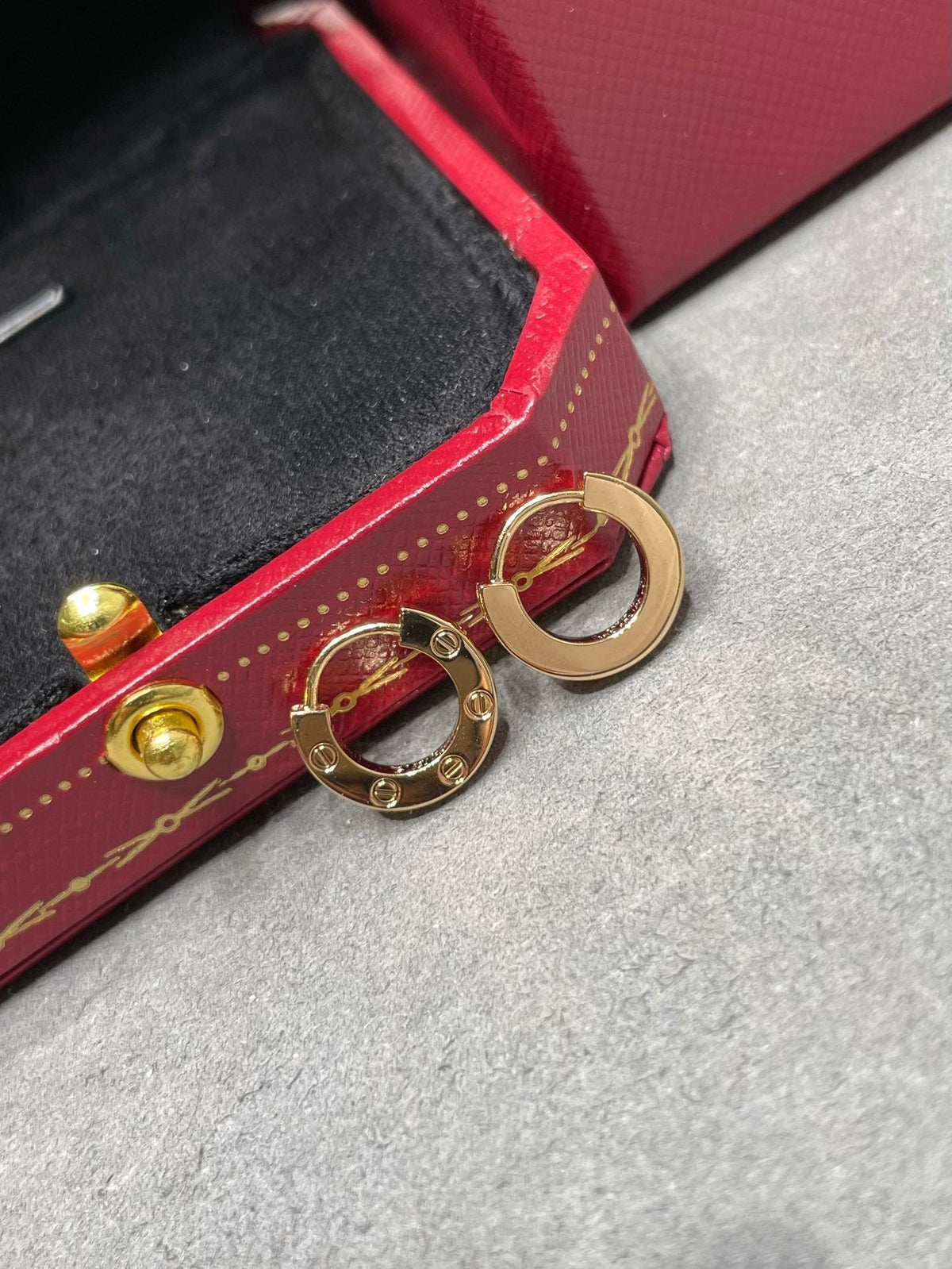 {
"Bling Jewelrys ": "ブリングジュエリー",
"LOVE MINI EARRINGS": "ラブ・ミニ・イヤリング"
}