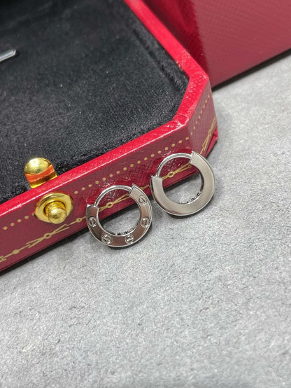 {
"Bling Jewelrys ": "ブリングジュエリー",
"LOVE MINI EARRINGS": "ラブ・ミニ・イヤリング"
}