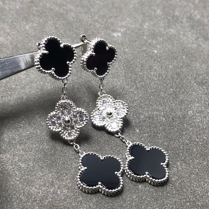 {
  "[Bling Jewelrys ]CLOVER 3 MOTIF DIAMOND ONYX SILVER EARRINGS": "[Bling Jewelry] クローバー 3モチーフ ダイヤモンド オニキス シルバーピアス"
}