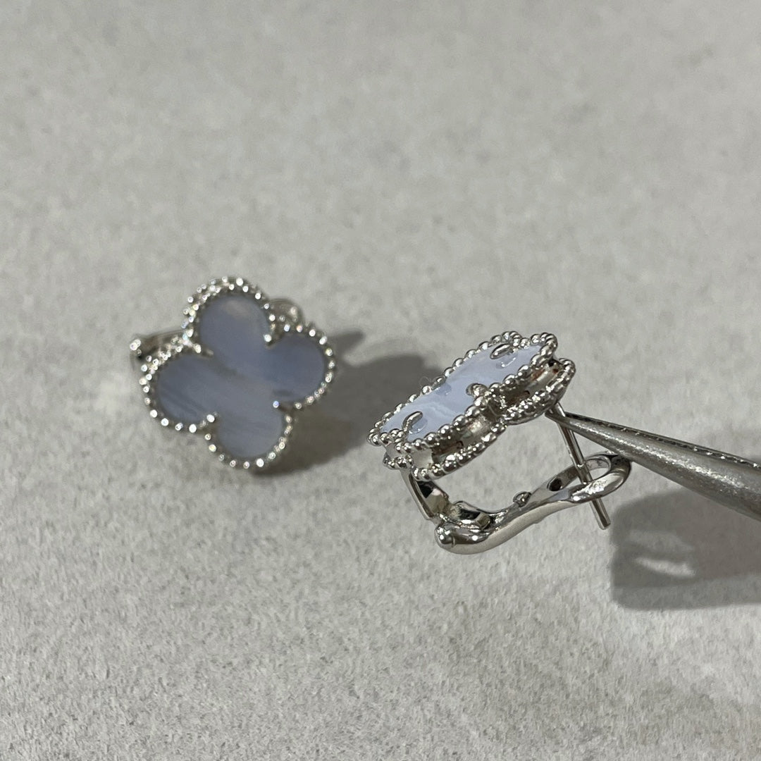 [Bling Jewelrys ]CLOVER CHALCEDONY SILVER STUD EARRINGS
