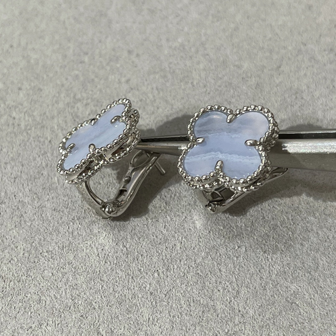[Bling Jewelrys ]CLOVER CHALCEDONY SILVER STUD EARRINGS