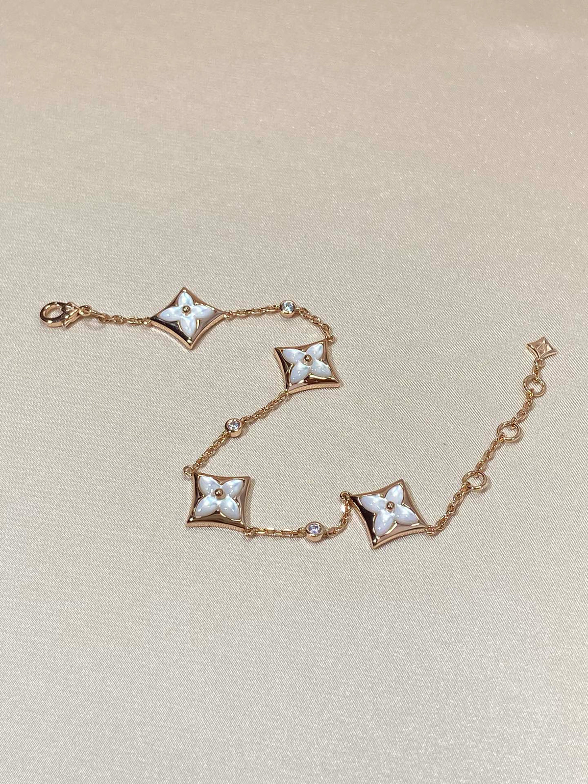 [Bling Jewelrys ]STAR 4 MOTIF MOP DIAMOND PINK GOLD BRACELET