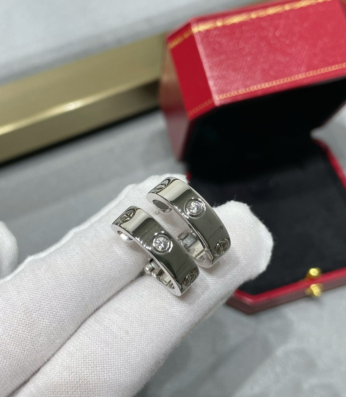 [Bling Jewelrys ]LOVE 5.5MM 1 DIAMOND EARRINGS