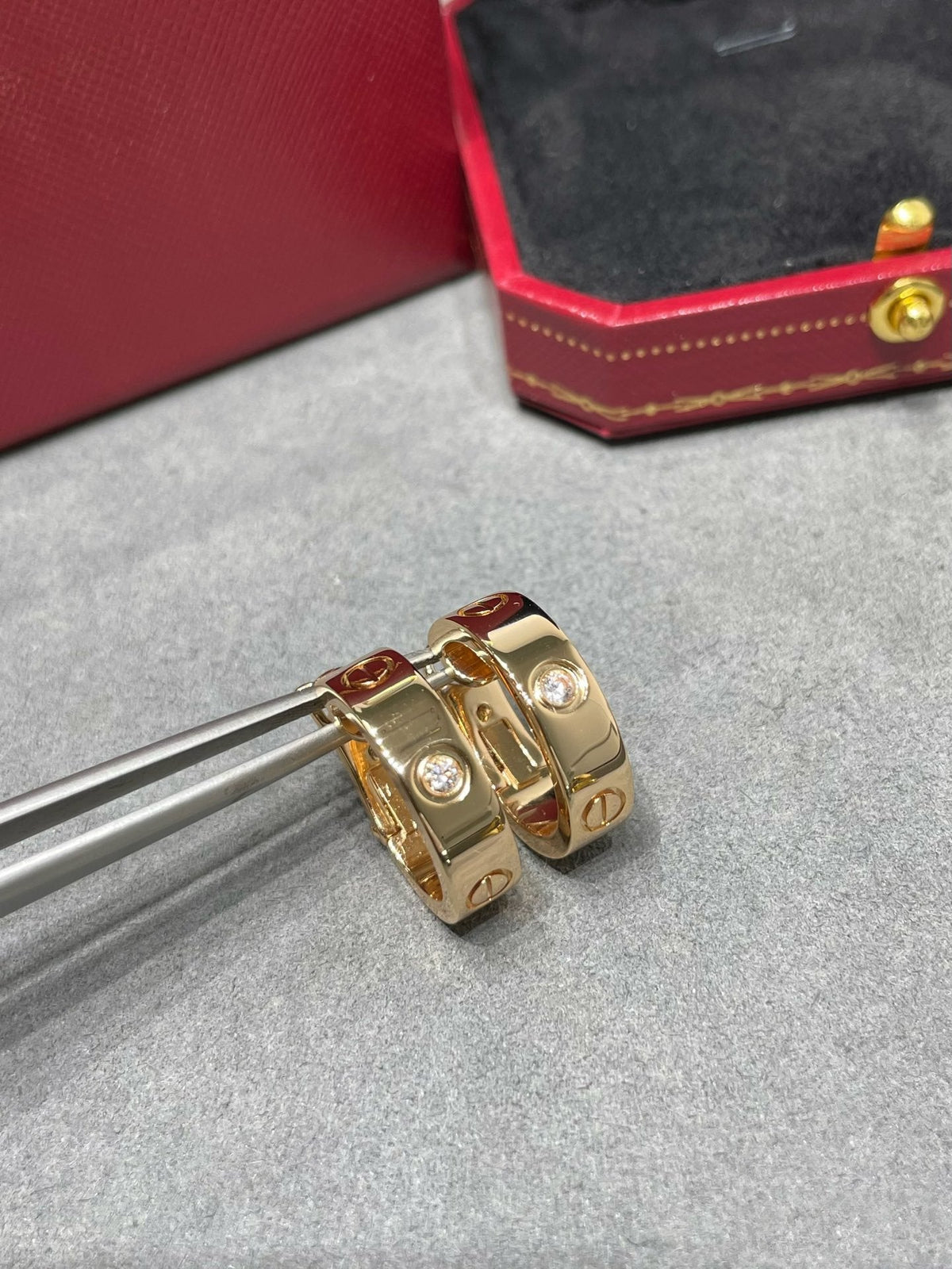 [Bling Jewelrys ]LOVE 5.5MM 1 DIAMOND EARRINGS