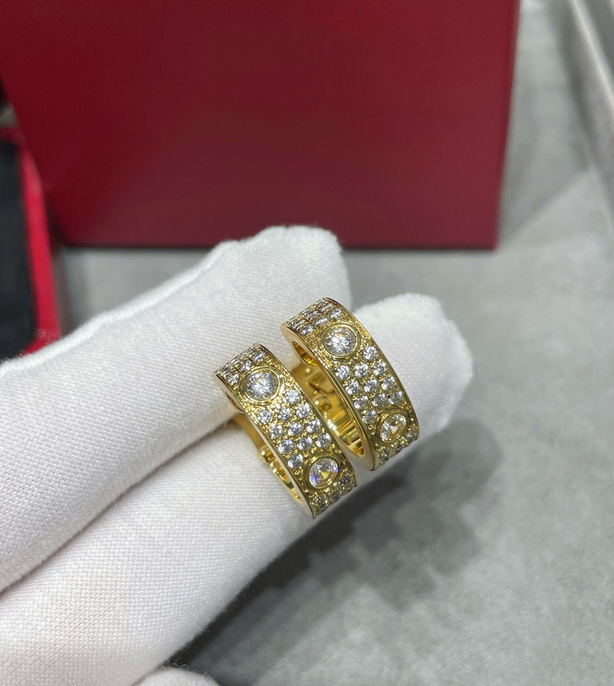 [Bling Jewelrys ]LOVE 5,5 MM DIAMANT-PAVÉ-OHRRINGE