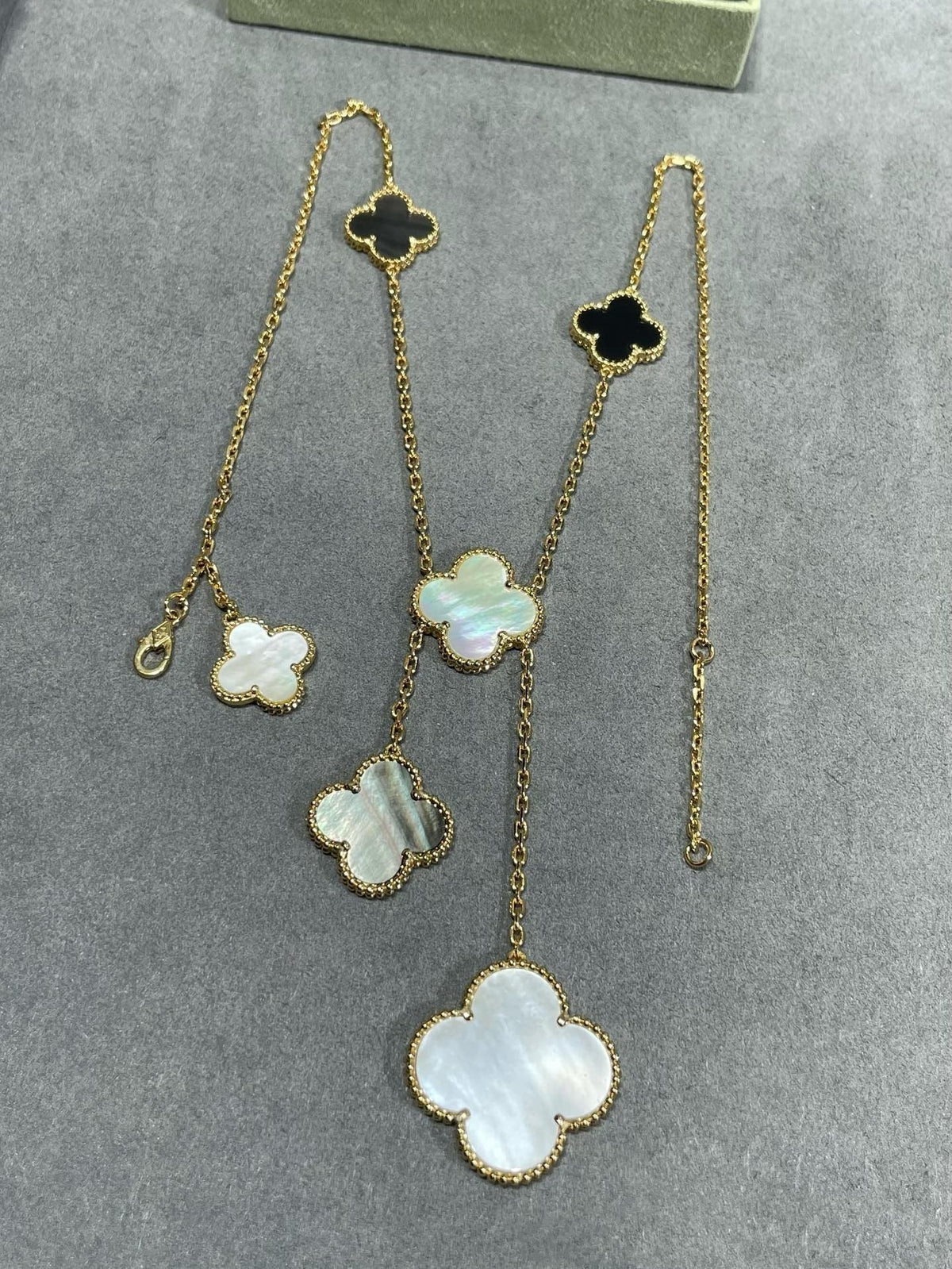 [Bling Jewelrys ]CLOVER 6 MOTIF MOP ONYX GOLD NECKLACE