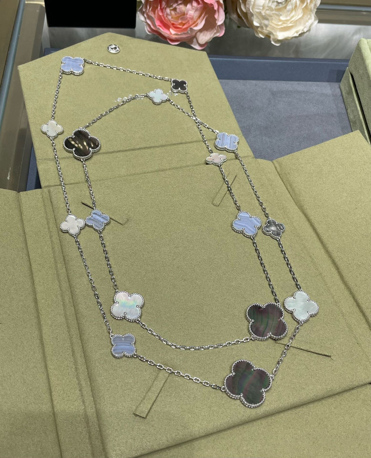 [Bling Jewelrys] KLEEBLATT 16 MOTIV CHALCEDON PERLMUTT SILBERHALSKETTE