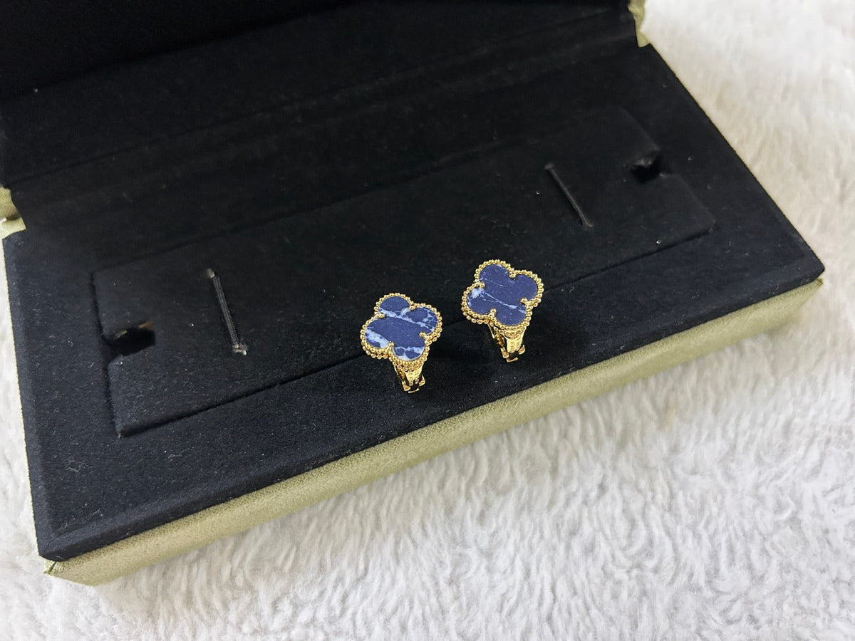 [Bling Jewelrys] KLEINE PIETERSIT-STECHER MIT KLEEBLATT-MOTIV