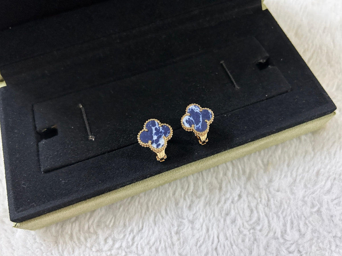 [Bling Jewelrys] KLEINE PIETERSIT-STECHER MIT KLEEBLATT-MOTIV