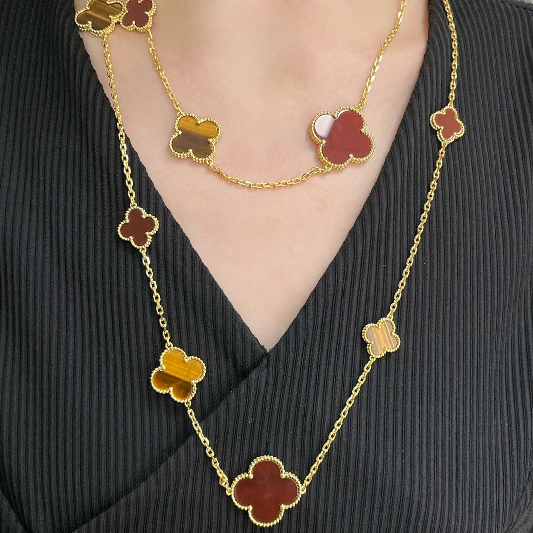 {
"Bling Jewelrys ": "Bling Jewelrys ",
"CLOVER 16 MOTIF CARNELIAN TIGER EYE ROSE GOLD NECKLACE": "KLEEBLATT 16-MOTIV KARNELIAN TIGERAUGE ROSÉGOLD HALSKETTE"
}
