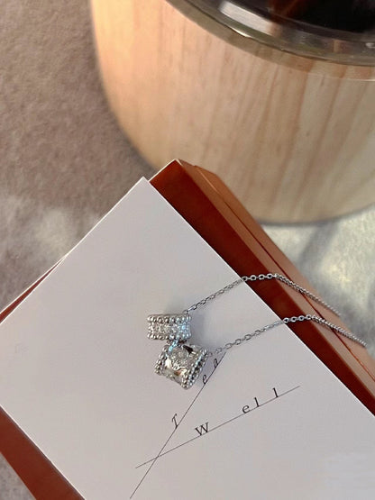 {
  "Bling Jewelrys": "Bling Jewelry",
  "PERLEE DOUBLE PENDANT SILVER DIAMOND NECKLACE": "PERLEE DOPPEL-ANHÄNGER SILBER DIAMANT-HALSKETTE"
}