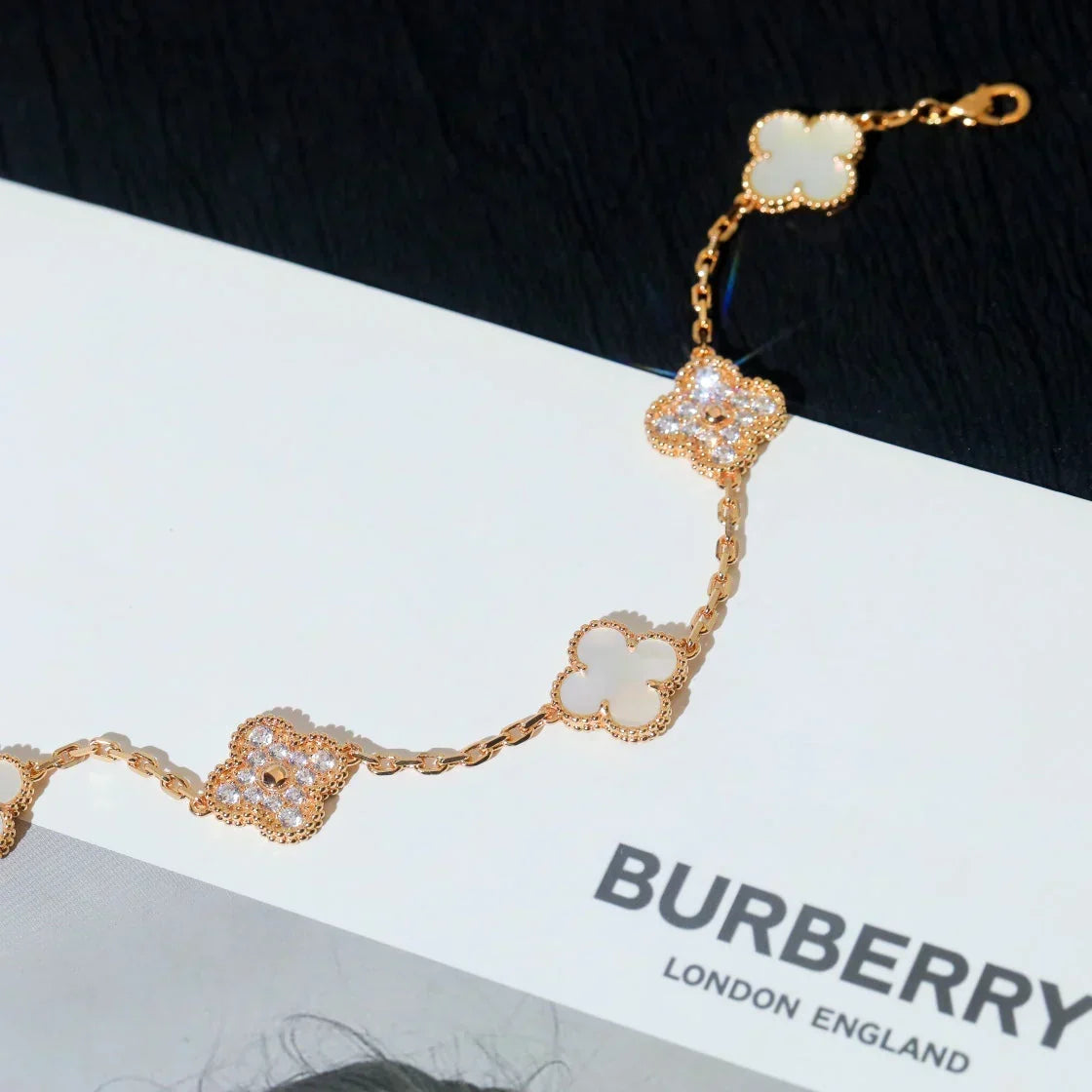 [Bling Jewelry] KLEEBATT WEISSE PERLMUTT 5-MOTIV ARMBAND KOLLEKTION