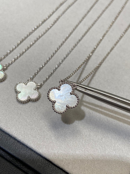[Bling Jewelrys] KLEEBATT MITTEL SILBER WEISSES PERLMUTT HALSKETTE
