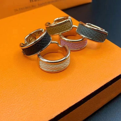 {
  "Bling Jewelrys": "ブリングジュエリー",
  "OLYMPE PINK GOLD RING": "オリンプ ピンクゴールド リング"
}