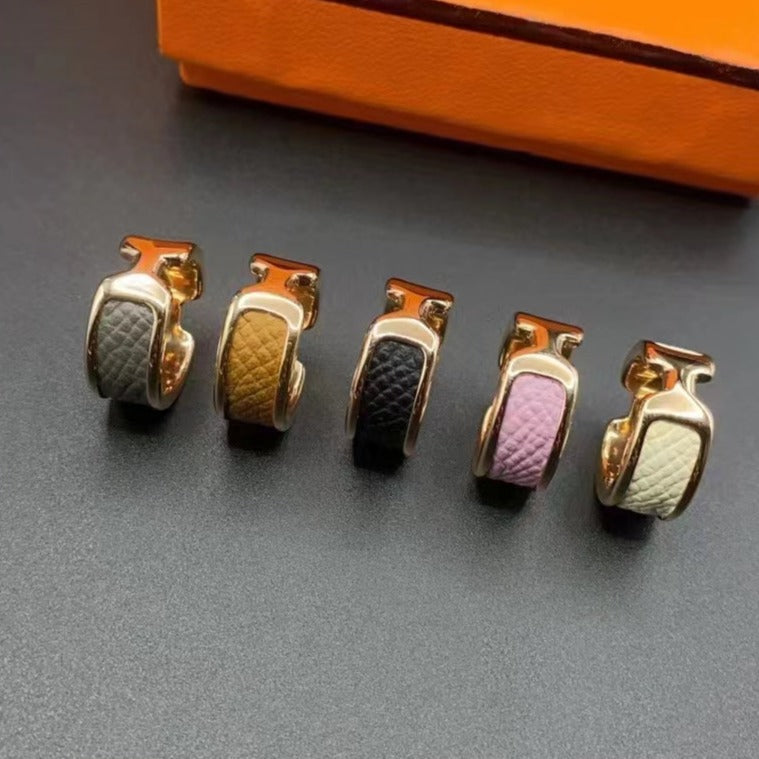 {
  "Bling Jewelrys": "ブリングジュエリー",
  "OLYMPE PINK GOLD RING": "オリンプ ピンクゴールド リング"
}