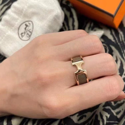 {
  "Bling Jewelrys": "ブリングジュエリー",
  "OLYMPE PINK GOLD RING": "オリンプ ピンクゴールド リング"
}
