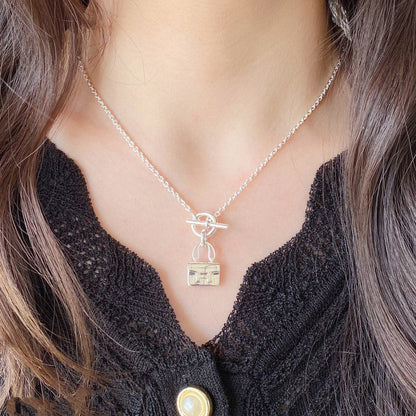 {
  "Bling Jewelrys": "ブリングジュエリー",
  "CONSTANCE PEDANT SILVER NECKLACE": "コンスタンス ペンダント シルバーネックレス"
}