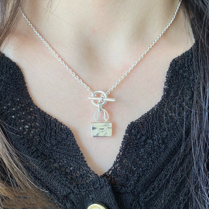 {
  "Bling Jewelrys": "ブリングジュエリー",
  "CONSTANCE PEDANT SILVER NECKLACE": "コンスタンス ペンダント シルバーネックレス"
}