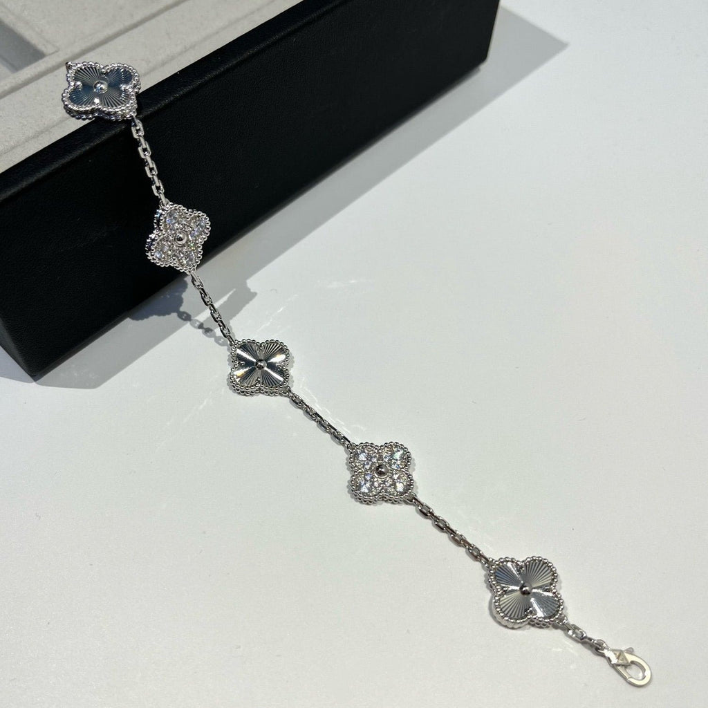 [Bling Jewelrys ] CLOVER 5 MOTIF LASER BRACELET COLLECTION