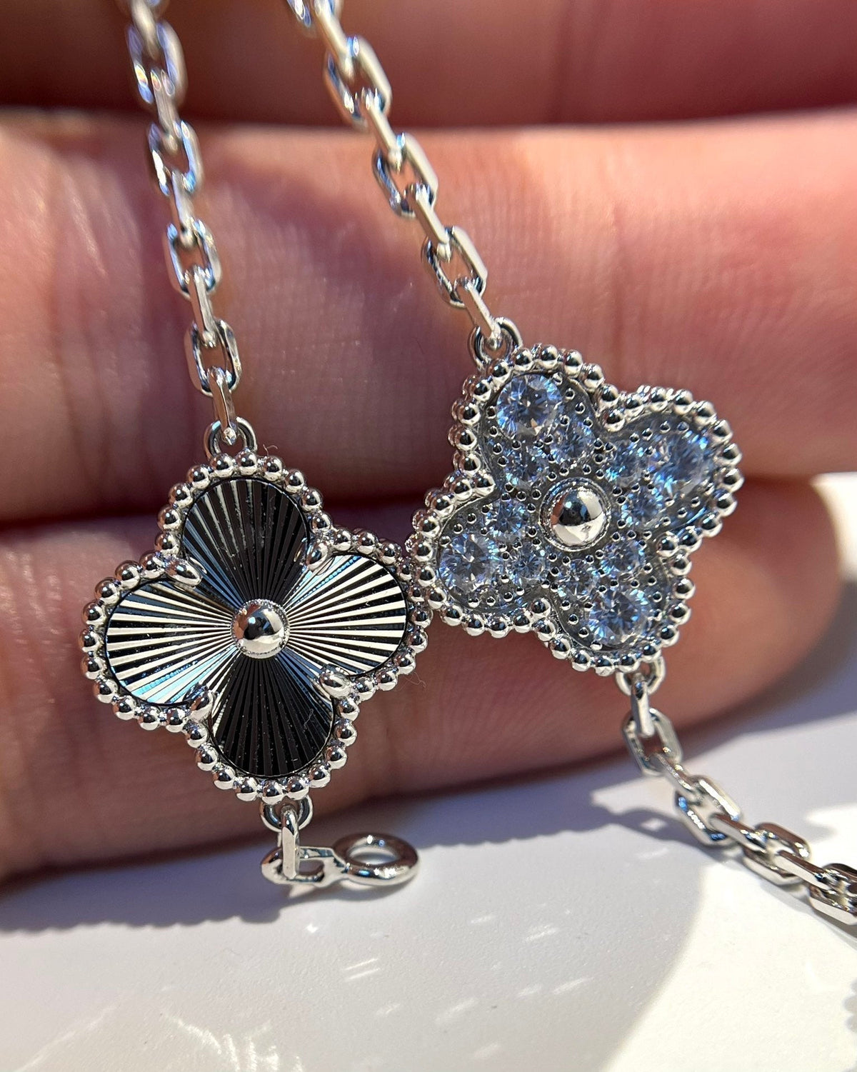 [Bling Jewelrys ] CLOVER 5 MOTIF LASER BRACELET COLLECTION