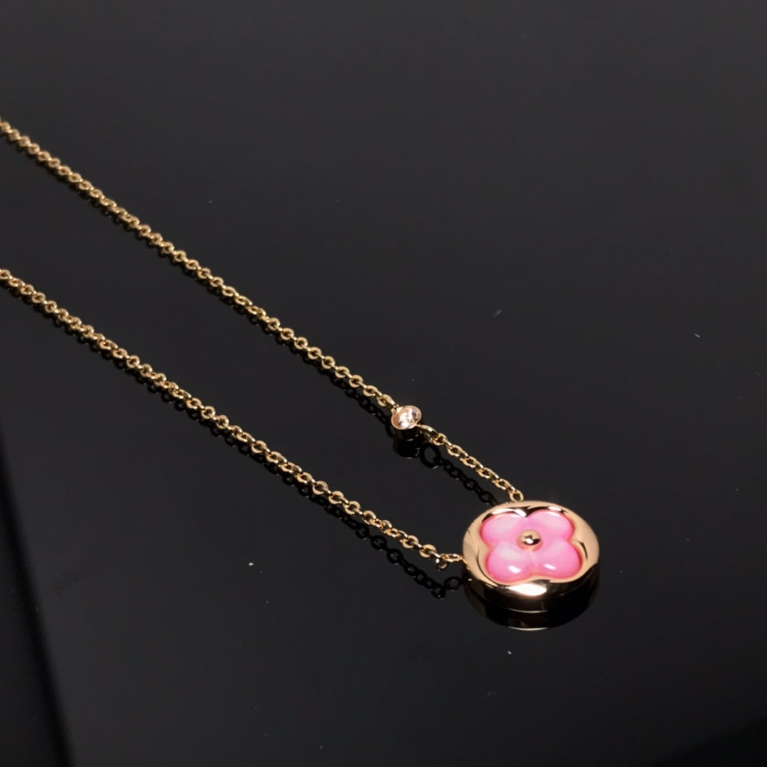 {
  "Bling Jewelrys": "Bling Jewelrys",
  "COLOR BLOSSOM PINK MOP SUN GOLD NECKLACE": "COLOR BLOSSOM ROSA MOP SONNENGOLD-HALSKETTE"
}