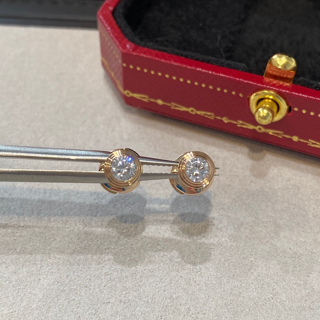 {
  "Bling Jewelrys": "ブリングジュエリー",
  "DAMOUR DIAMOND EARRINGS": "ダムール ダイヤモンドピアス"
}