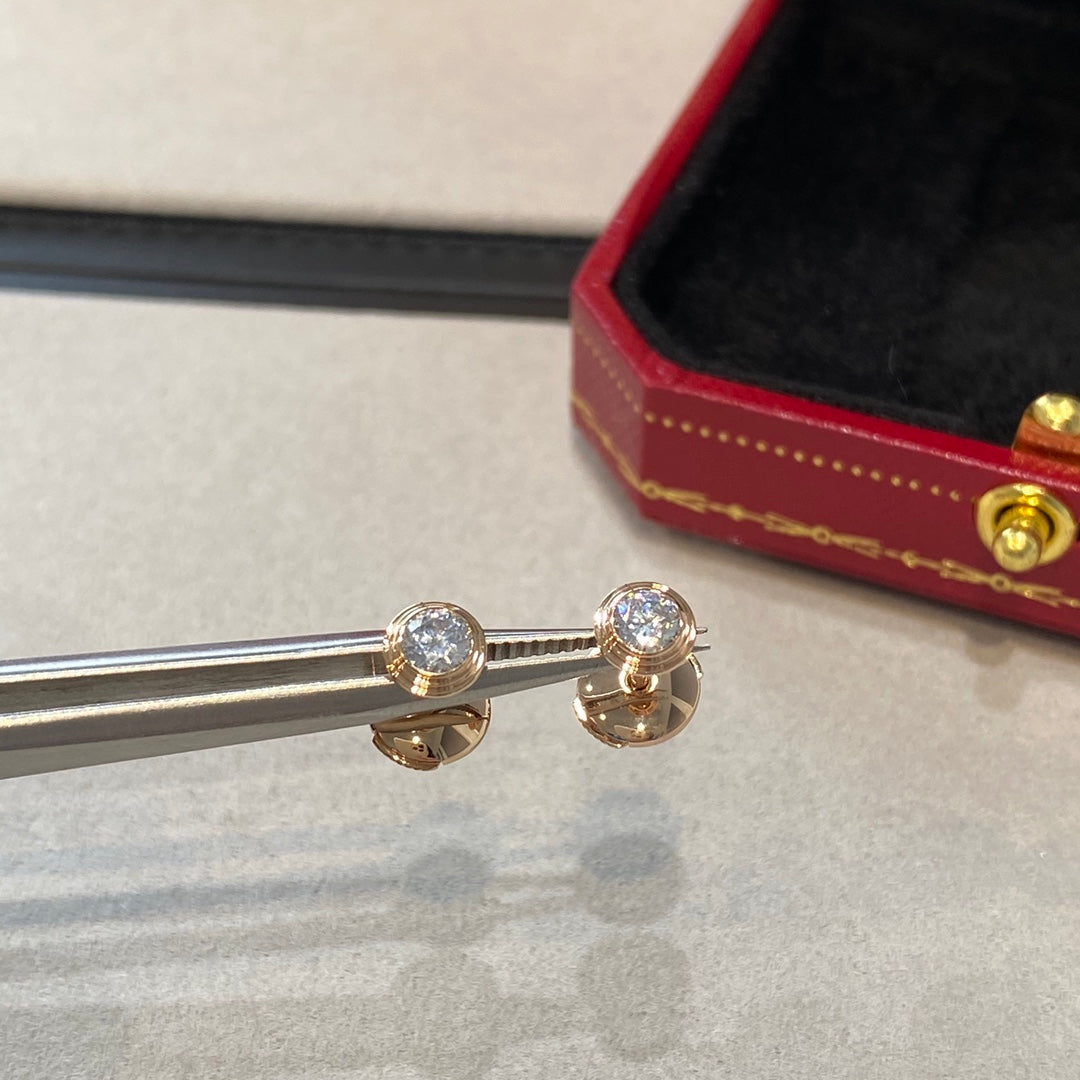 {
  "Bling Jewelrys": "ブリングジュエリー",
  "DAMOUR DIAMOND EARRINGS": "ダムール ダイヤモンドピアス"
}