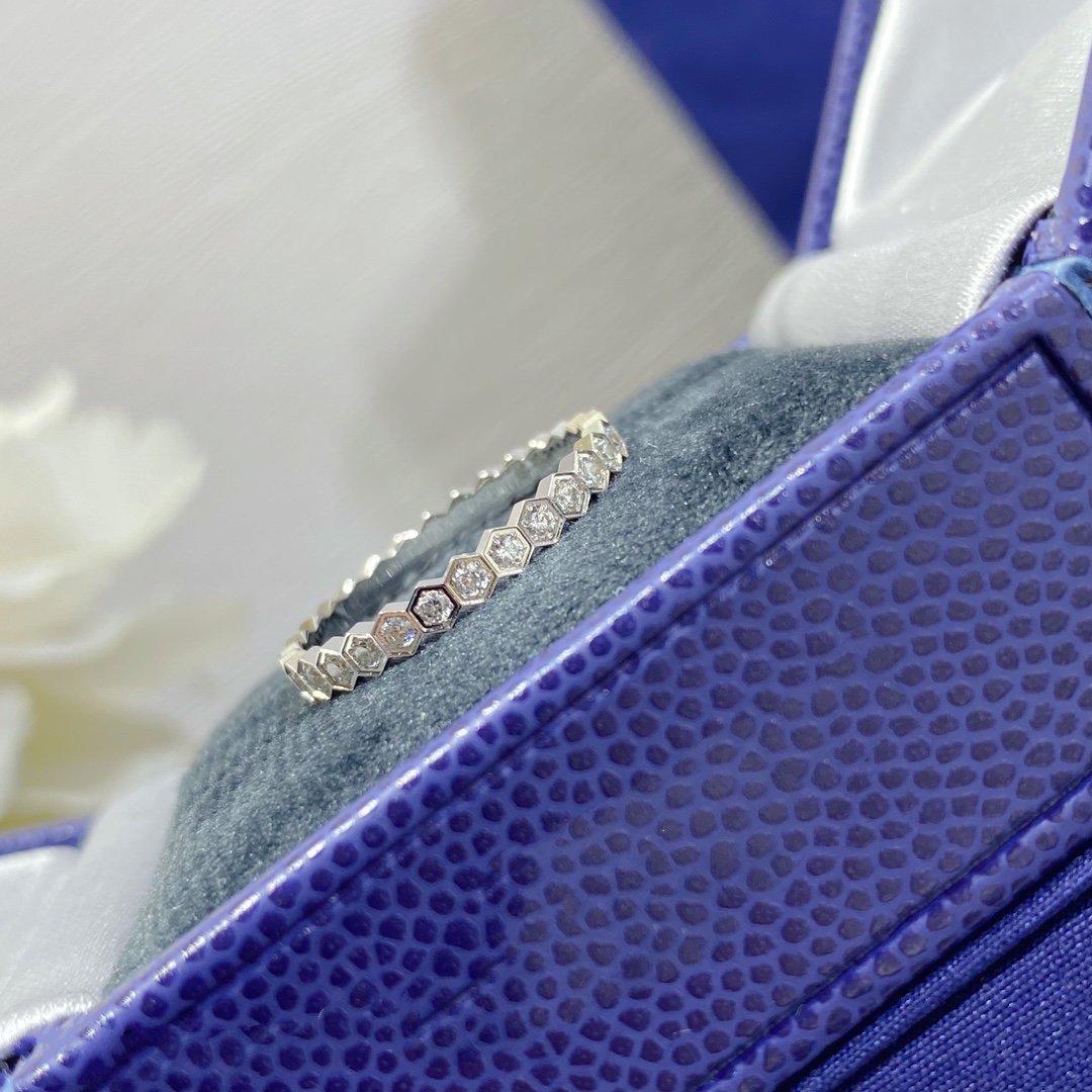 [Bling Jewelrys ]BEE LOVE DIAMOND PAVED SMALL RING