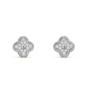 {
  "Bling Jewelrys": "ブリングジュエリー",
  "CLOVER MINI DIAMOND STUD EARRINGS": "クローバー ミニ ダイヤモンド スタッドピアス"
}