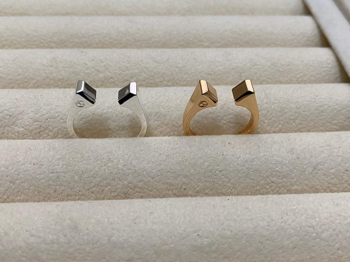{
  "Bling Jewelrys": "DER CONE RIVET RING IST OFFEN UND EINHEITSGRÖSSE"
}