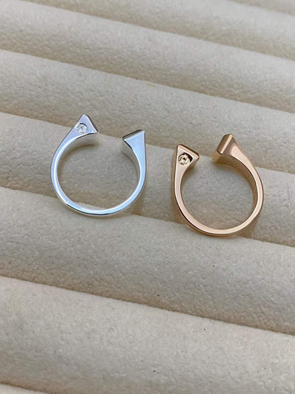{
  "Bling Jewelrys": "【Bling Jewelrys】コーンリベットリングはオープンタイプで、フリーサイズです。"
}