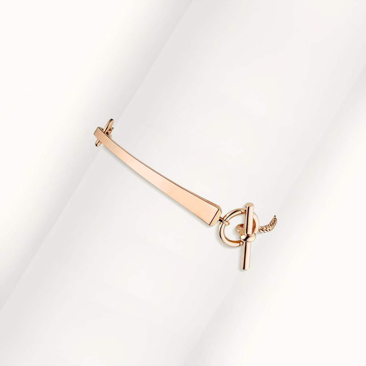 {
"Bling Jewelrys": "ブリングジュエリー",
"CLOU DE FORGE BRACELET WITH SQUARE CONE STUDS": "スクエアコーンスタッズ付き クルー・ド・フォルジュ ブレスレット"
}