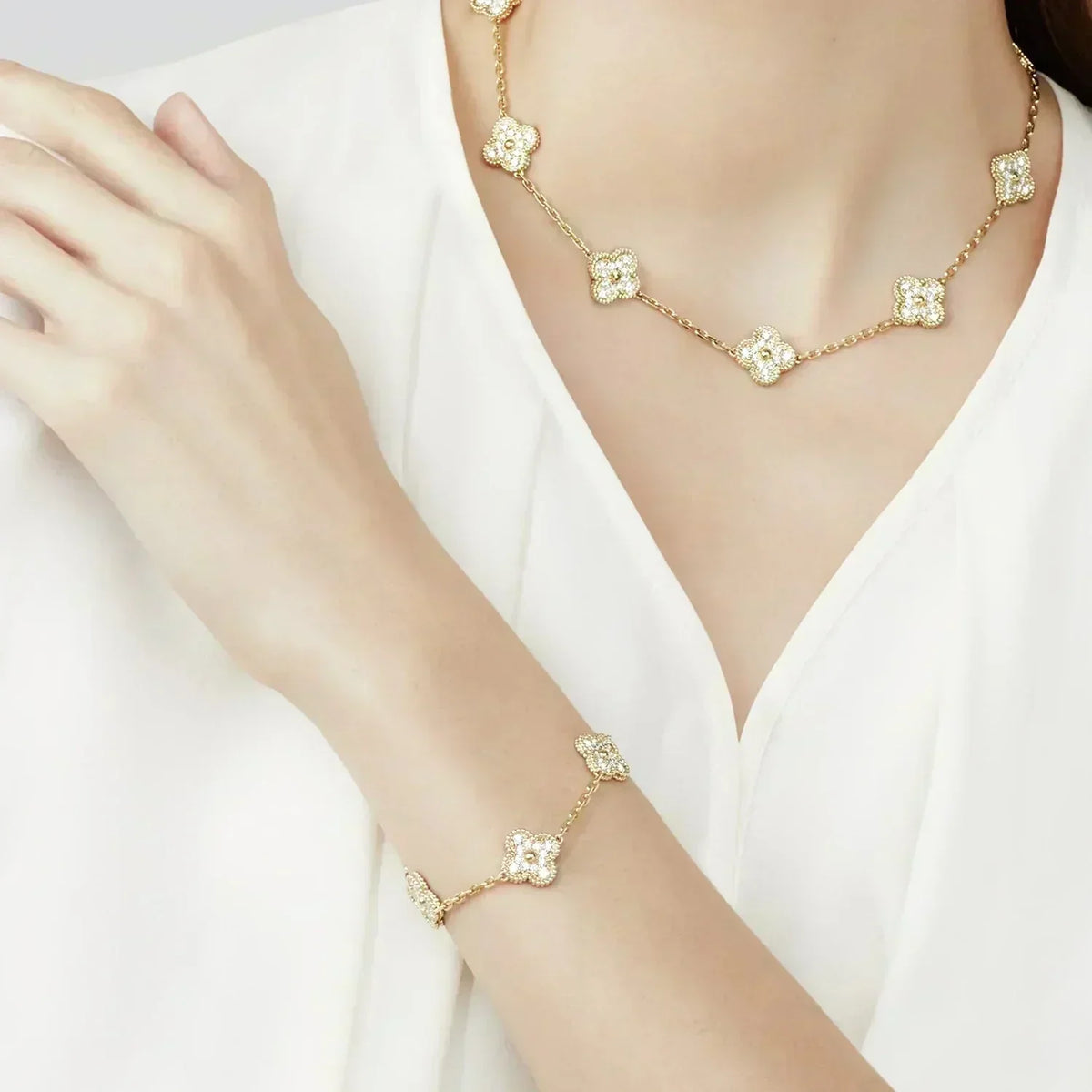 [Bling Jewelrys ] CLOVER 5 MOTIF FULL DIAMOND BRACELET COLLECTION