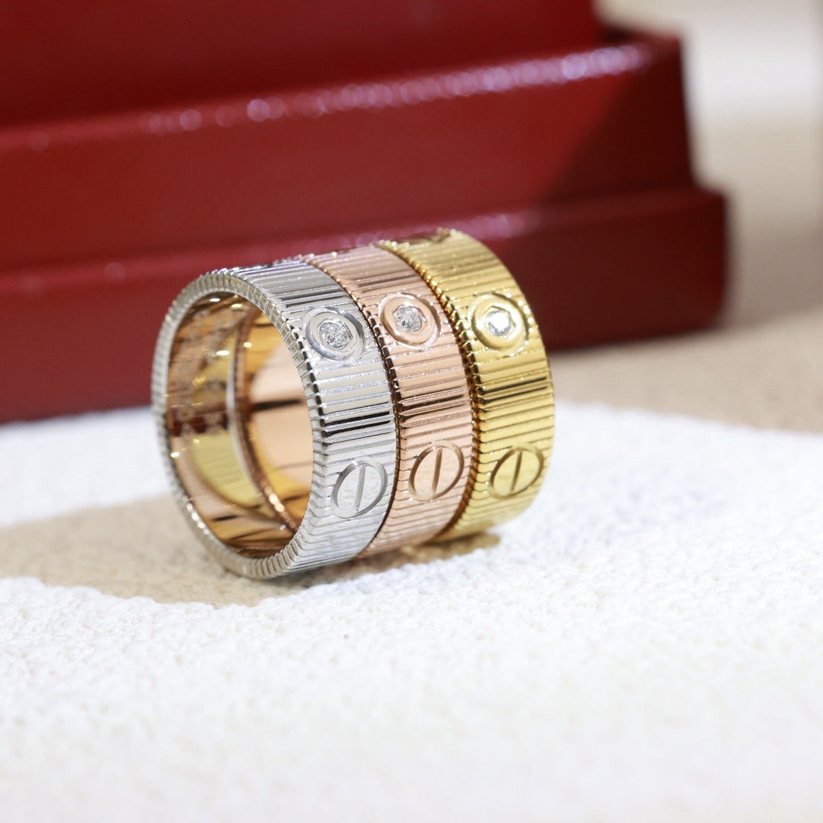 [Bling Jewelrys]LOVE 6.5MM UNLIMITED 3 DIAMONDS RING