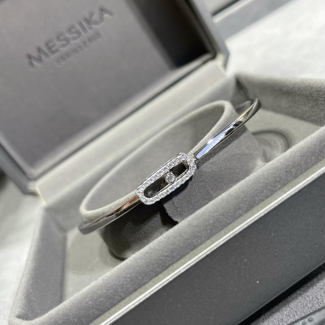 {
  "Bling Jewelrys": "ブリングジュエリー",
  "Move Uno pavé flex bangle medium": "Move Uno パヴェ フレックス バングル ミディアム"
}