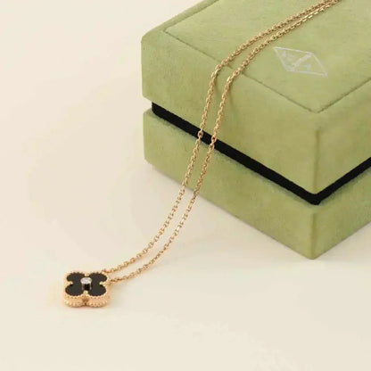 [Bling Jewelrys ]CLOVER 15MM DIAMOND ONYX NECKLACE