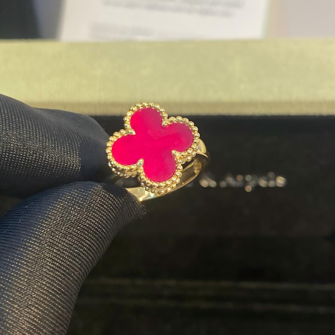 [Bling Jewelrys]NEUE KLEEBATT-RINGE MIT ROSA EMAILLE