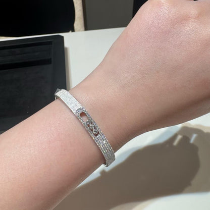 [Bling Jewelrys]Move Noa Cisel¨¦ half pav¨¦ bangle