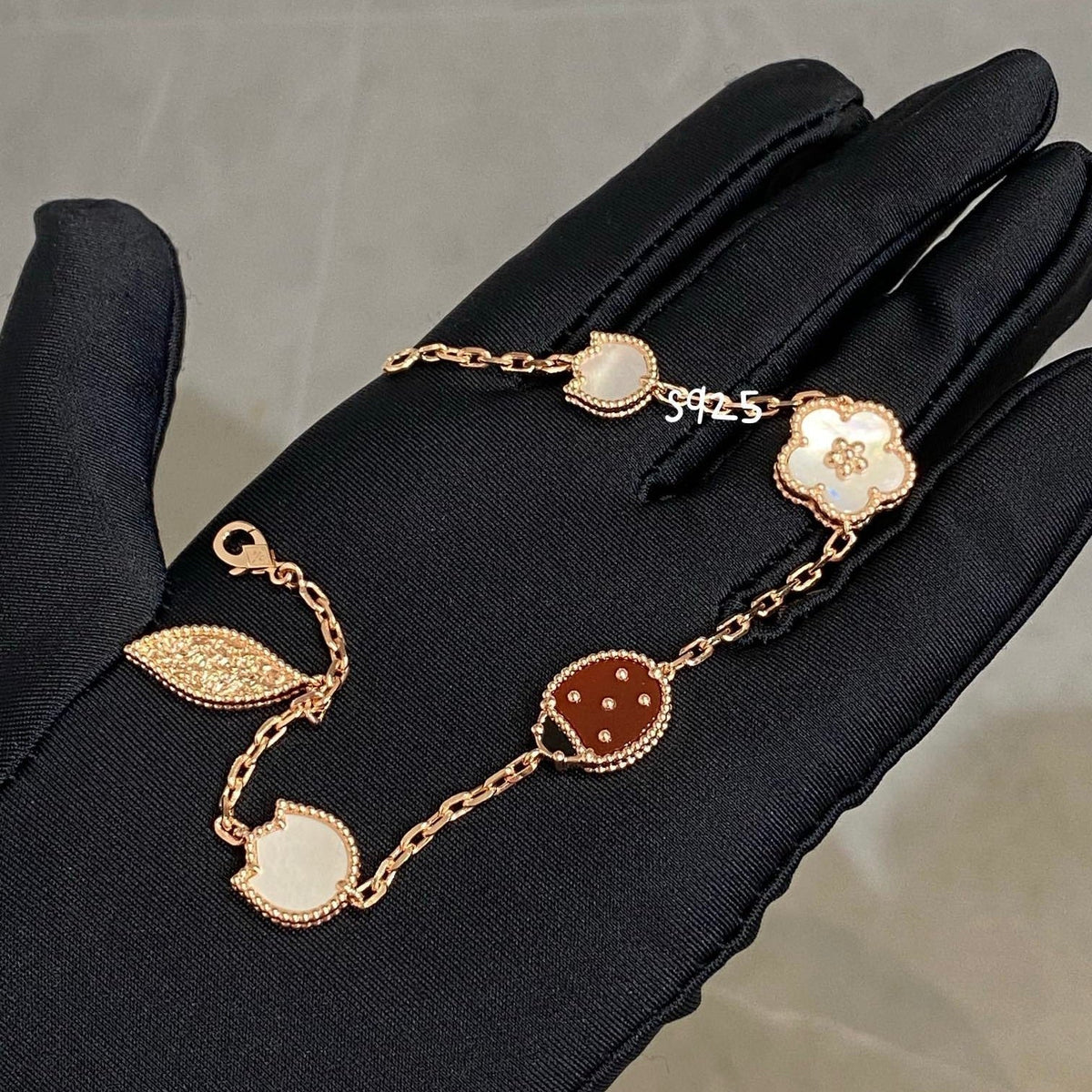 [Bling Jewelrys ]LUCKY SPRING 5 MOTIF BRACELET