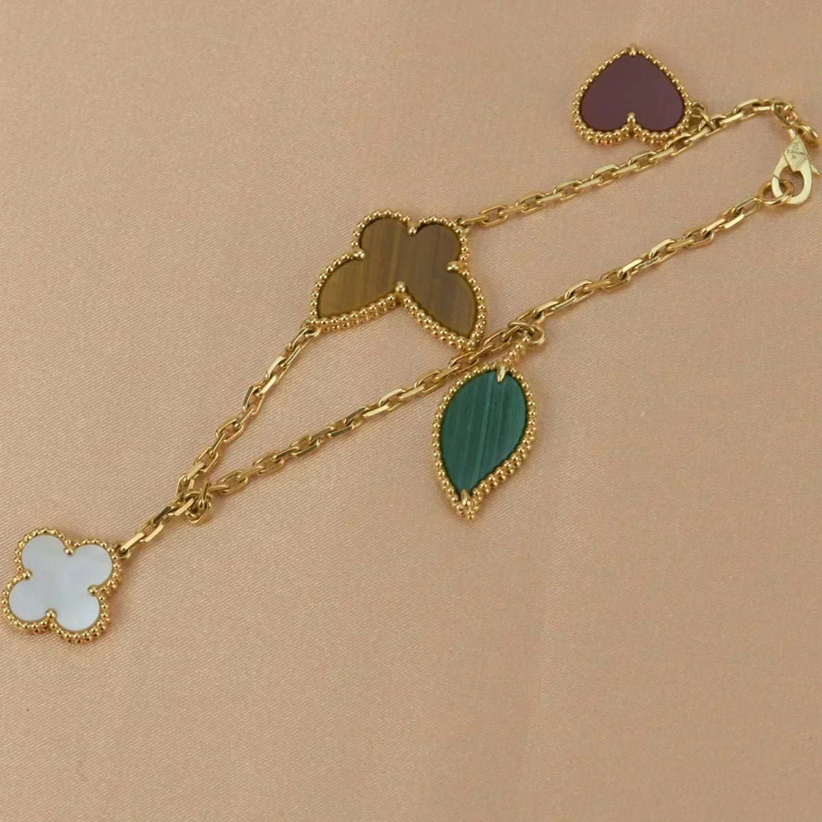 [Bling Jewelrys] LUCKY SPRING ARMBAND MIT 5 MOTIVEN IN GOLD