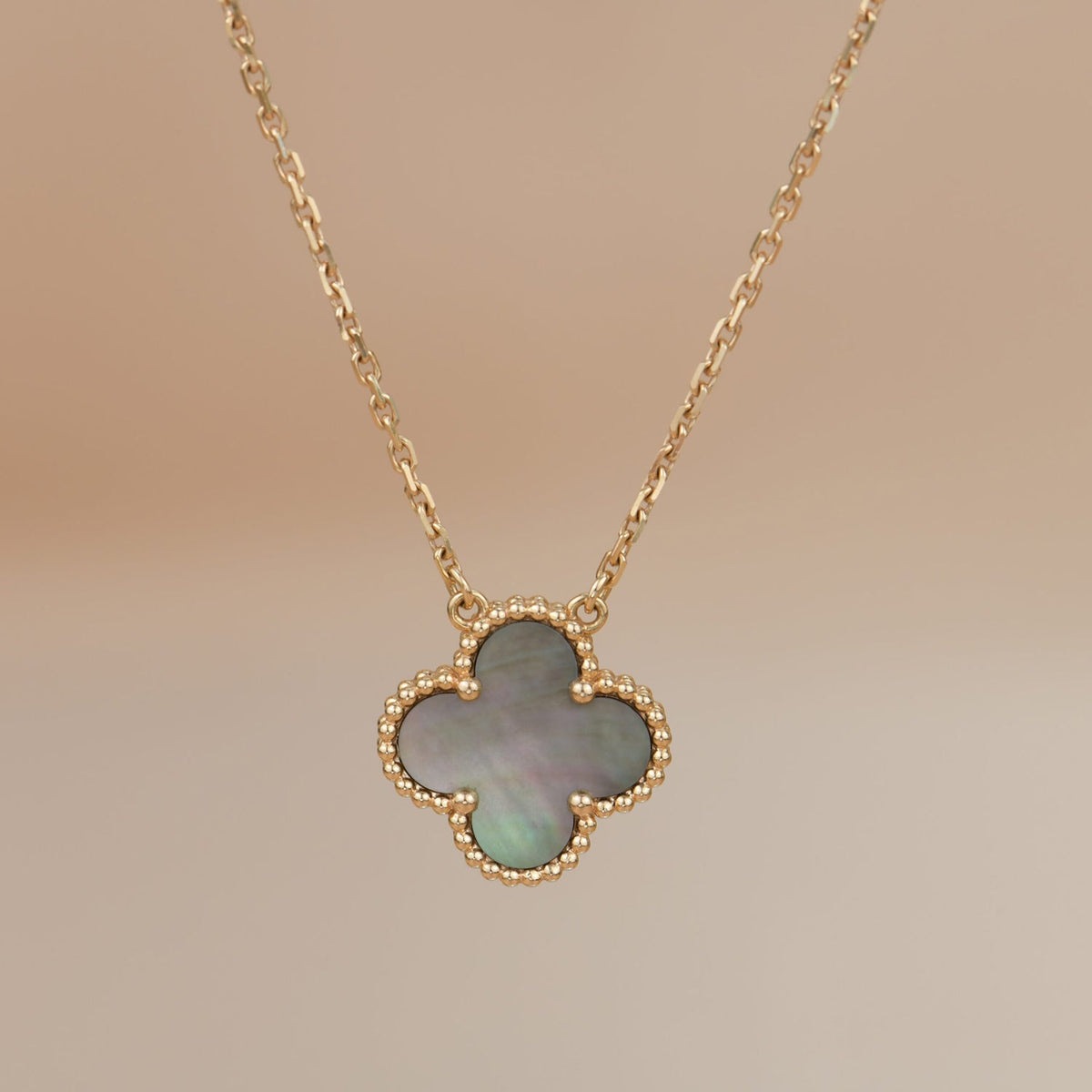 {
"Bling Jewelrys ": "Bling Jewelry ",
"CLOVER 15MM  GRAY MOTHER OF PEARL NECKLACE": "KLEEBLATT 15MM GRAUE PERLMUTTKETTE"
}