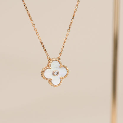 [Bling Jewelrys ]CLOVER 15MM DIAMOND WHITE FRITILLARIA NECKLACE