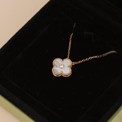 [Bling Jewelrys ]CLOVER 15MM DIAMOND WHITE FRITILLARIA NECKLACE
