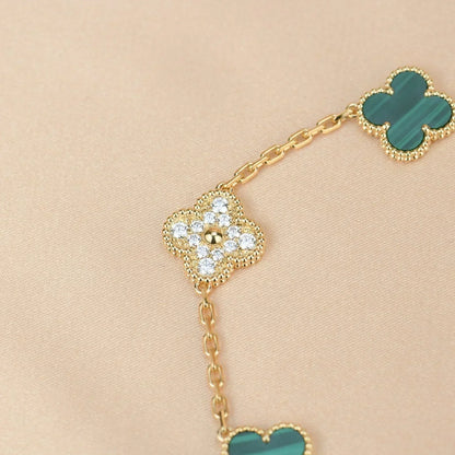 {
  "Bling Jewelrys ": "Bling Jewelrys ",
  "CLOVER  5 MOTIF MALACHITE BRACELET COLLECTION": "KLEEBLATT 5-MOTIV MALACHIT-ARMBAND KOLLEKTION"
}