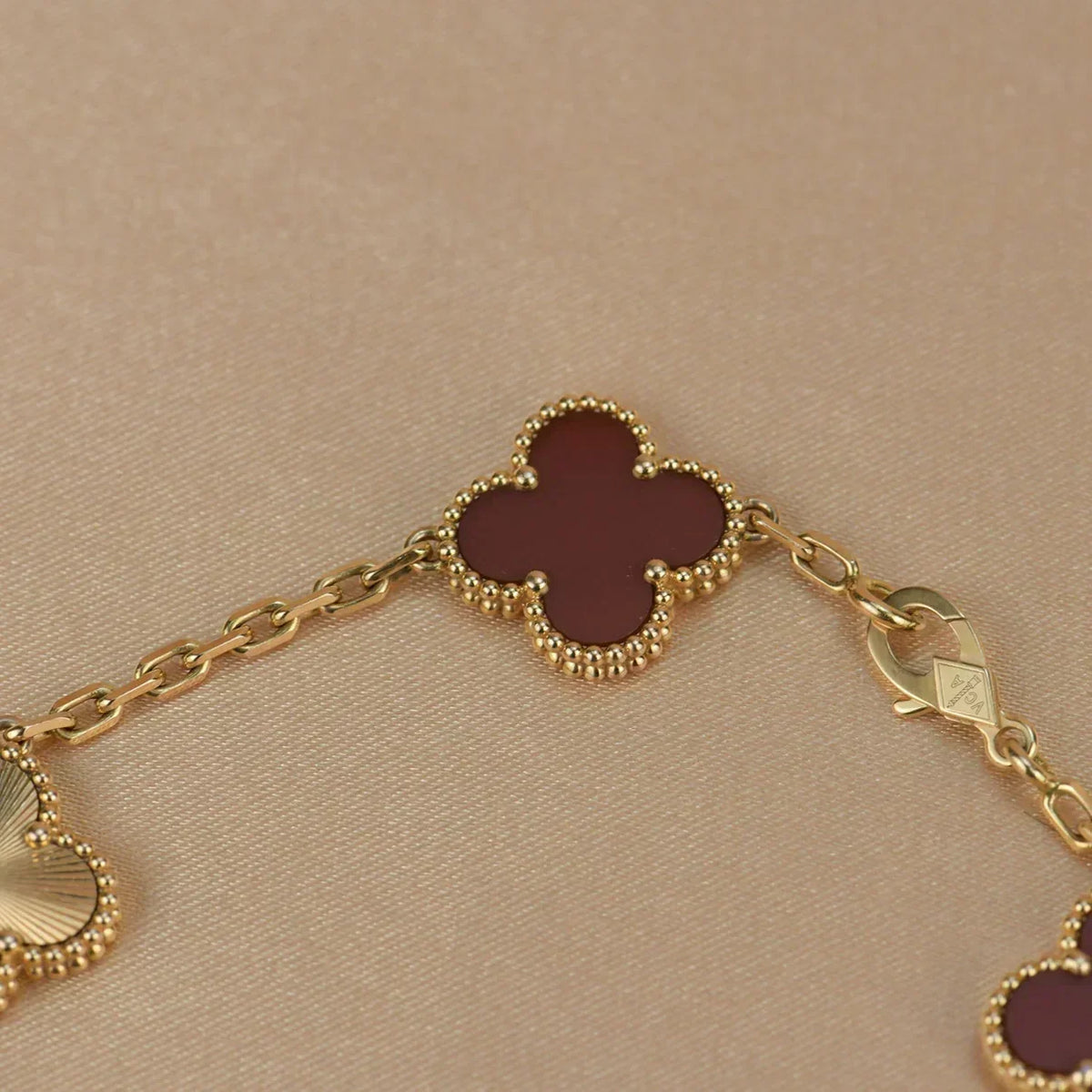 [Bling Jewelrys ] CLOVER 5 MOTIF RED CORNELIAN BRACELET COLLECTION