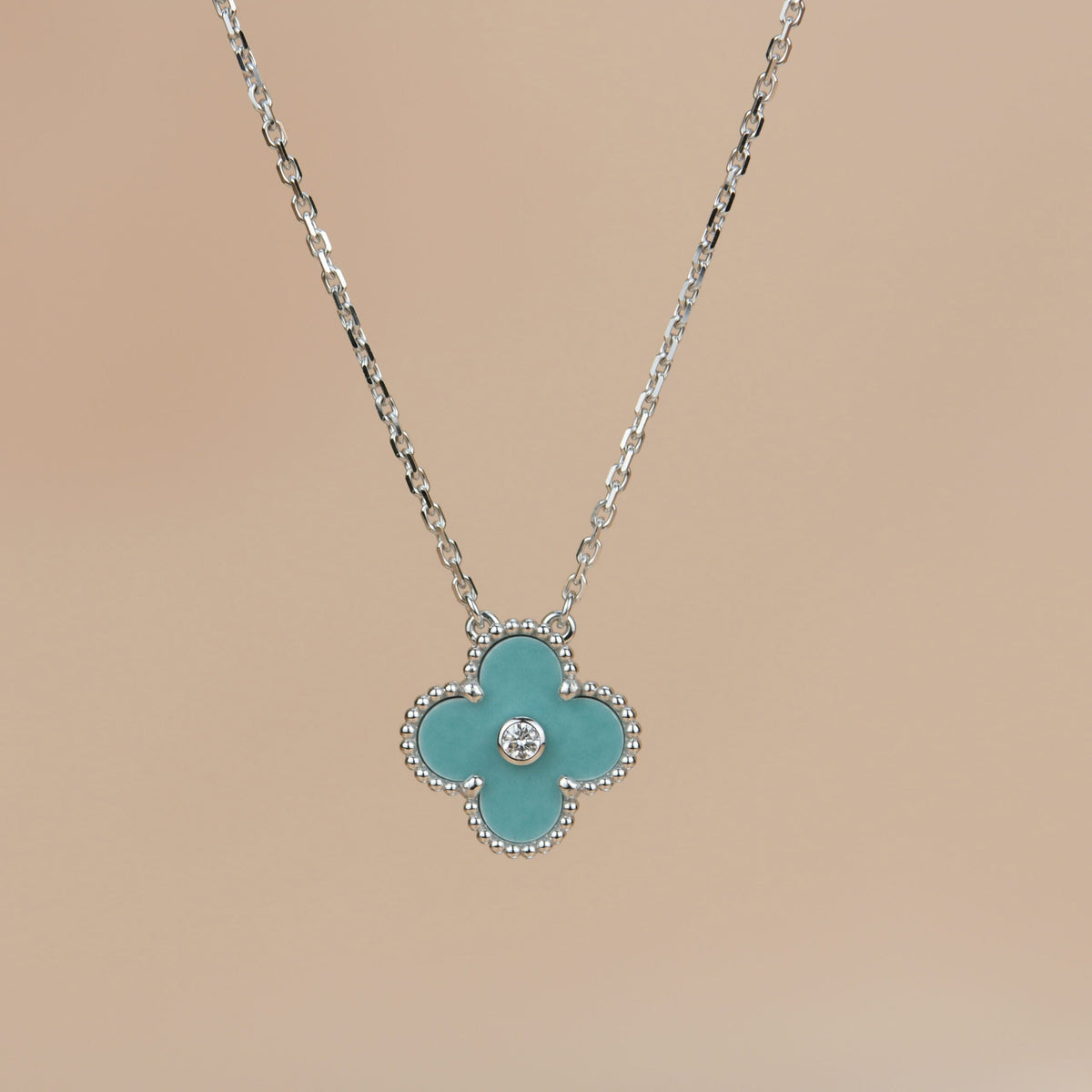 {
"Bling Jewelrys ": "Bling Jewelrys ",
"CLOVER 15MM DIAMOND SVRES PORCELAIN  NECKLACE SILVER": "KLEEBLATT 15MM DIAMANT SVRES PORZELLAN HALSKETTE SILBER"
}
