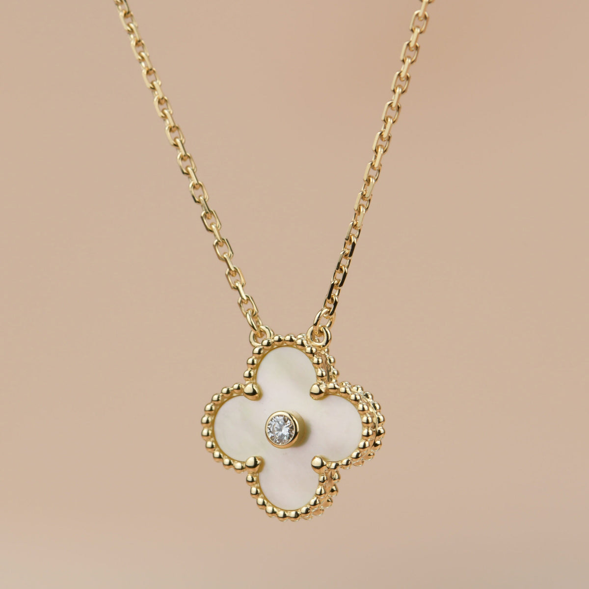 [Bling Jewelrys] KLEEBATT 15MM DIAMANT GOLD PERLMUTT HALSKETTE