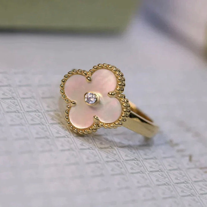 [Bling Jewelrys ]CLOVER PINK MOP RING GOLD DIAMOND