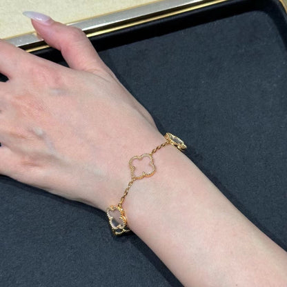[Bling Jewelrys] KLEEBATT-ARMBAND MIT 5 MOTIVEN AUS BERGKRISTALL